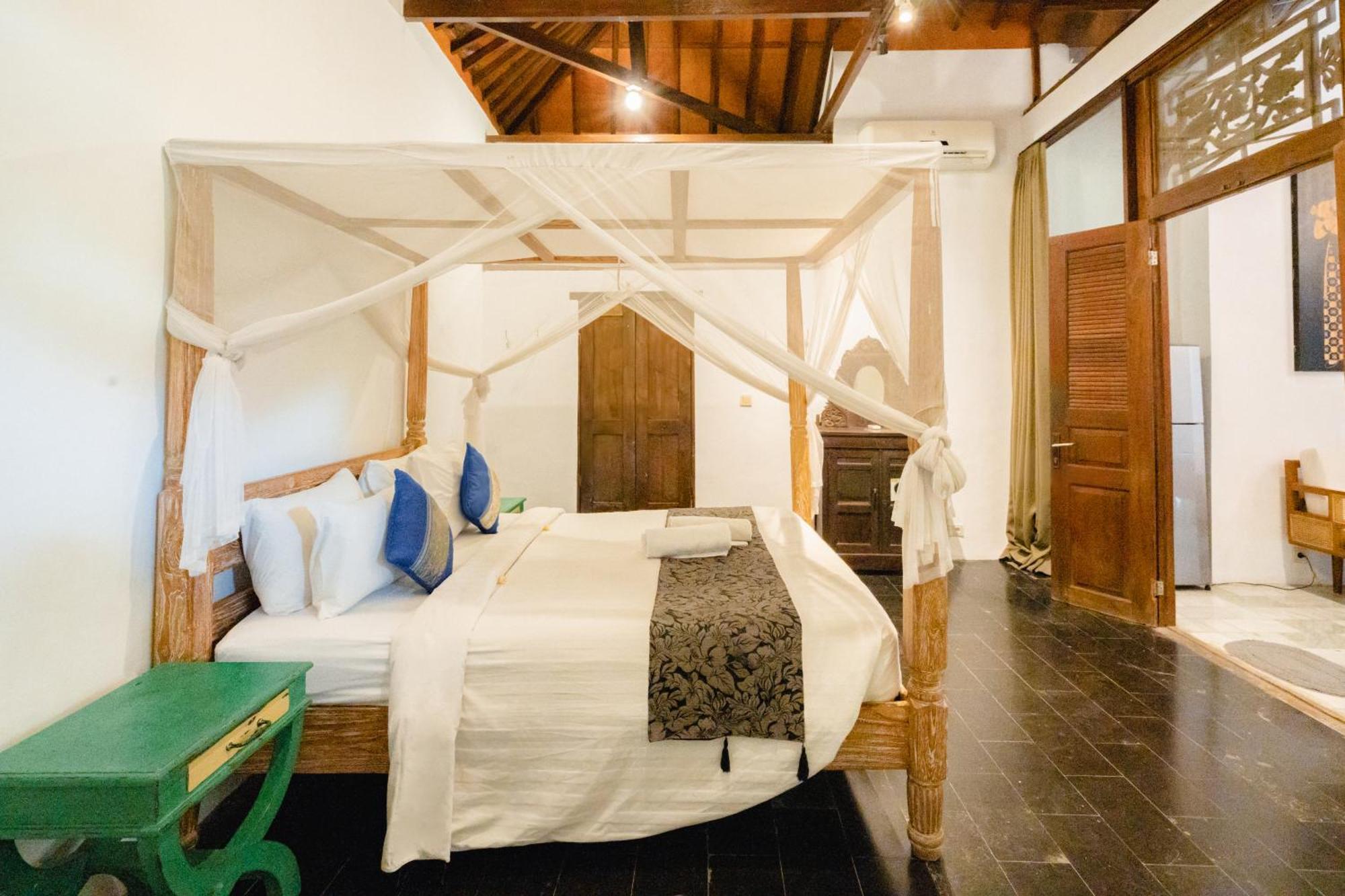 Villa Etnik Seminyak Exteriör bild