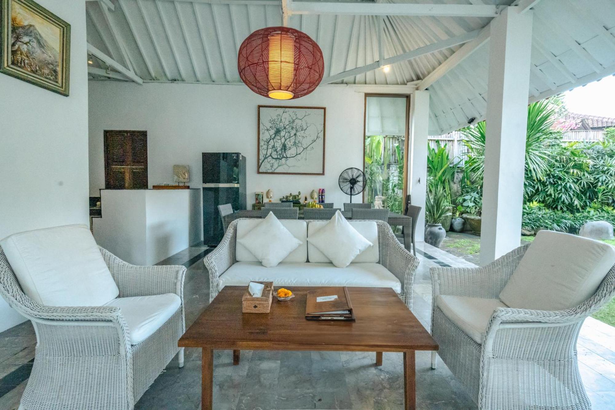 Villa Etnik Seminyak Exteriör bild