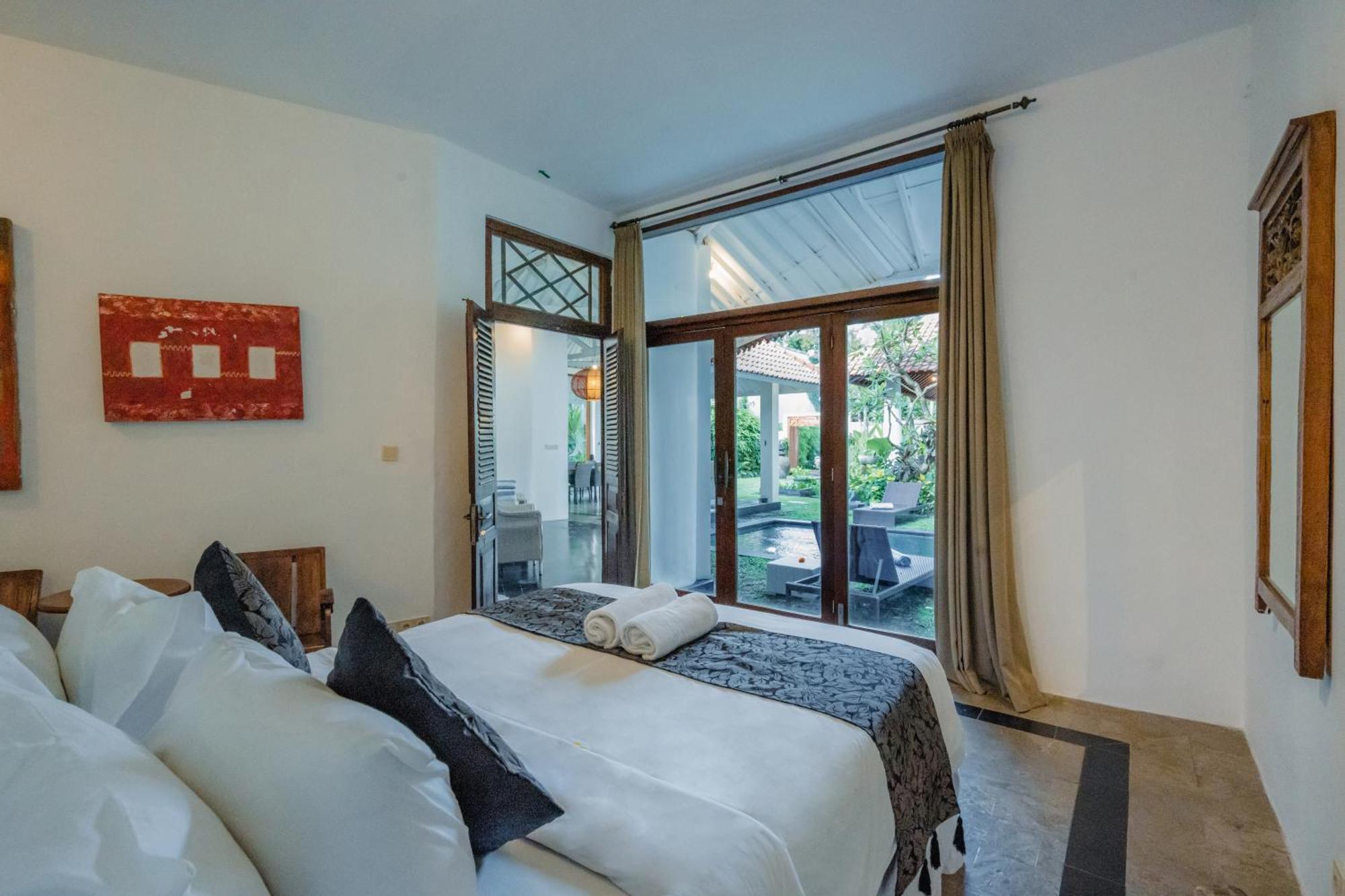 Villa Etnik Seminyak Exteriör bild