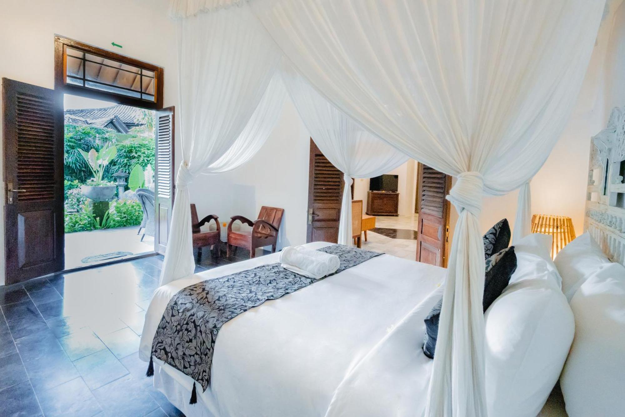 Villa Etnik Seminyak Exteriör bild