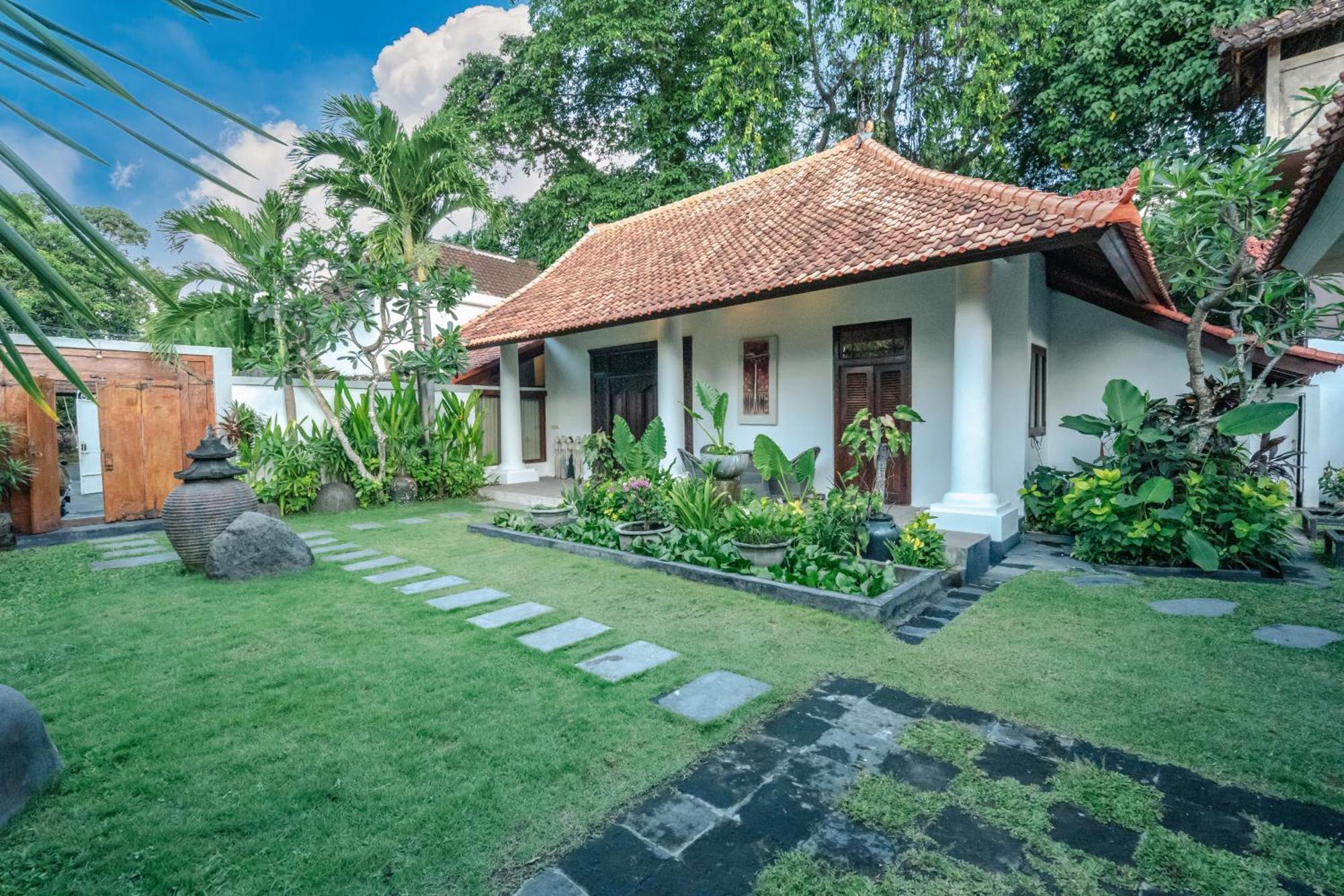 Villa Etnik Seminyak Exteriör bild